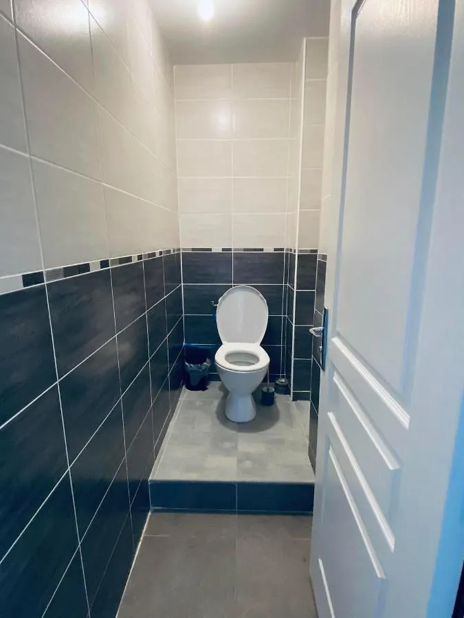 Homestay Chambre Privee Face A La Gare Tarbes France