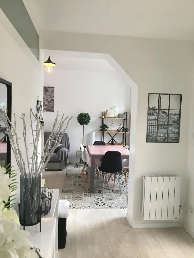 Chambre privée face à la gare Tarbes Séjour chez l'habitant